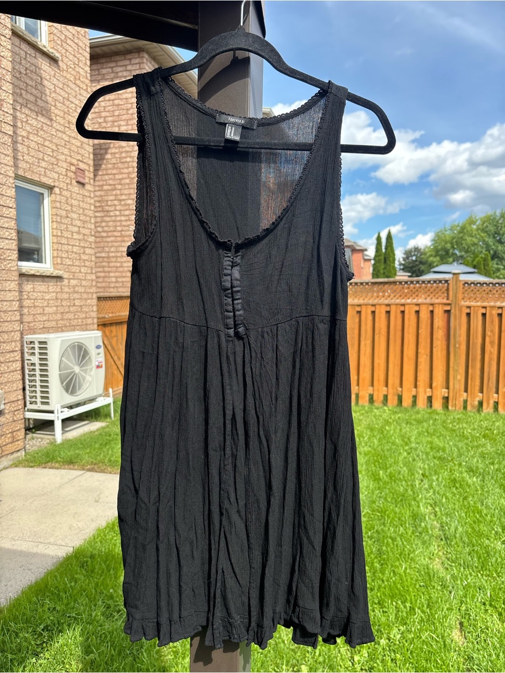 Forever 21 Black Sleeveless Button-Trim Camisole Tunic